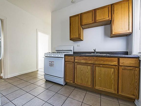 4th image of 148 N La Crosse Ave #2192765