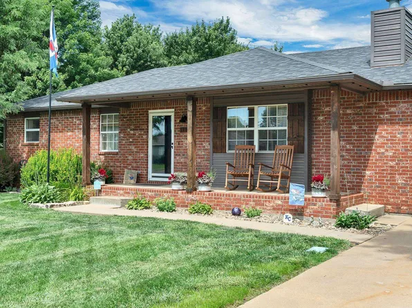 1715 Post Ct, El Dorado, KS 67042
