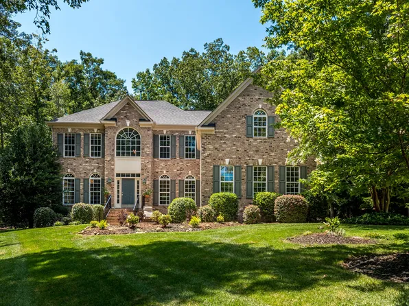 2216 Potter Cove Ln, Matthews, NC 28104