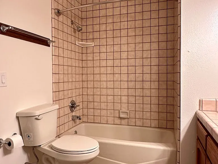 228 Yellowstone Pl — Photo 14