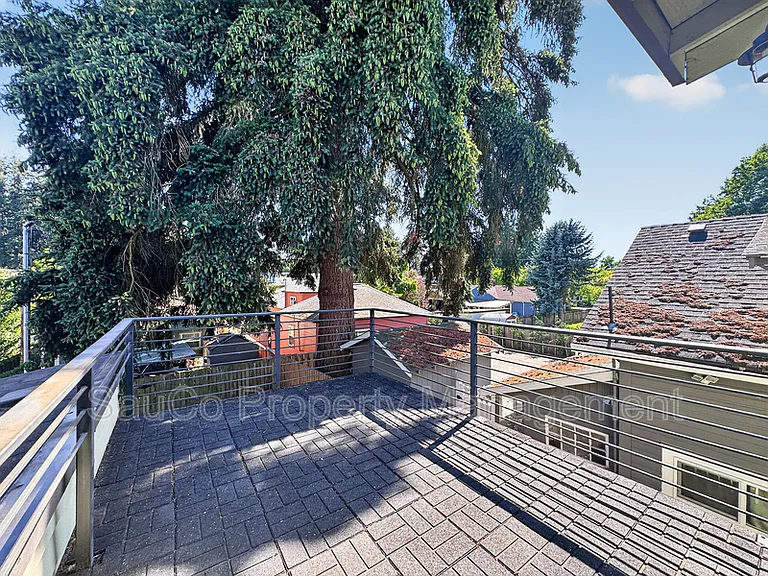 832 SE Cedar St — Photo 12