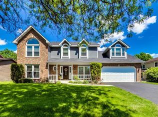 2420 Barkdoll Rd, Naperville, IL 60565