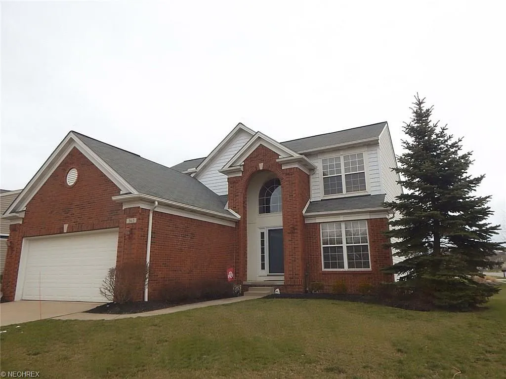 365 Lexington Cir photo 1