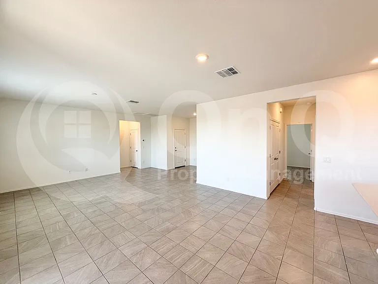 1477 E Chandler Ct — Photo 7