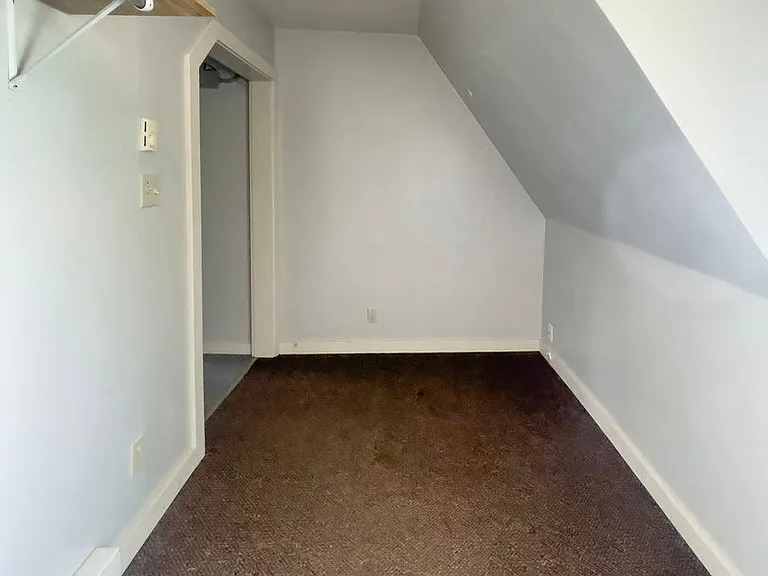 204 N Dill St — Photo 15