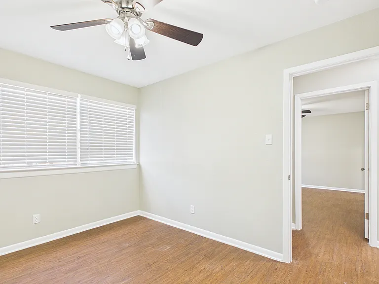 Oxford Pointe Apartments — Photo 18