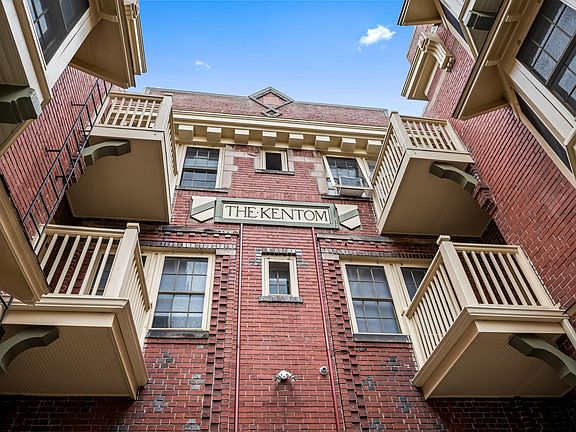 3rd image of 1540 N Grant St #32