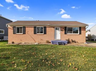942 Oxford Ave, South Lyon, MI 48178