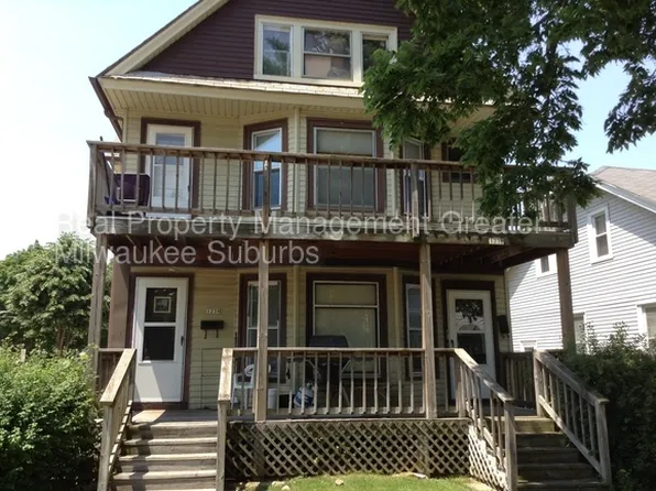1237 S 73rd St, West Allis, WI 53214