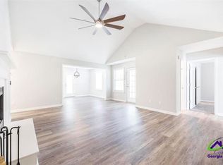 127 Grove Ln, Kathleen, GA 31047