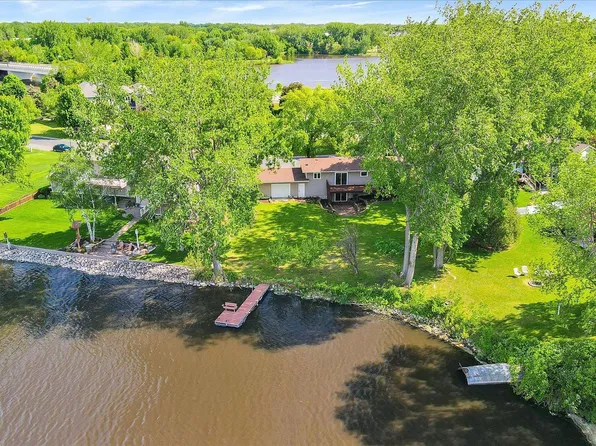 1202 Lewis Ave SW, Hutchinson, MN 55350