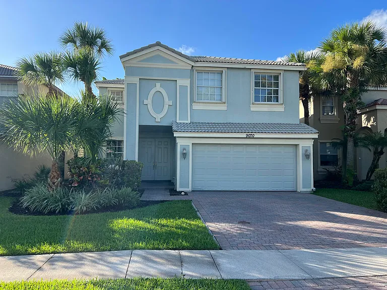 9070 Dupont Pl — Photo 3