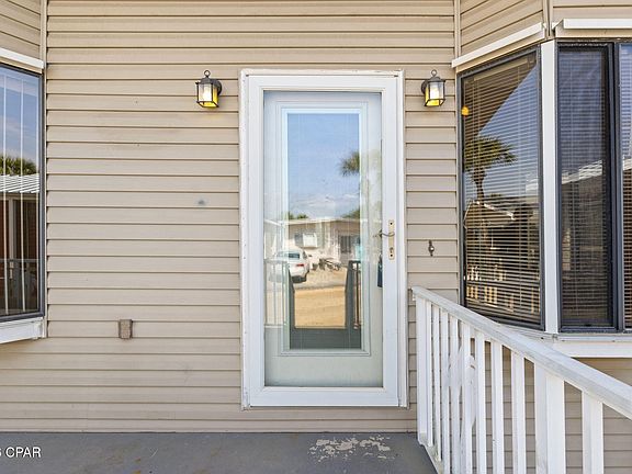 3rd image of 5 Dolphin Ln