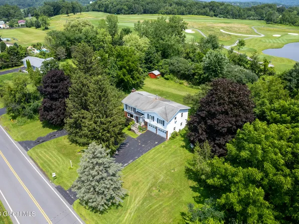 17 Raylinsky Lane, Mechanicville, NY 12118