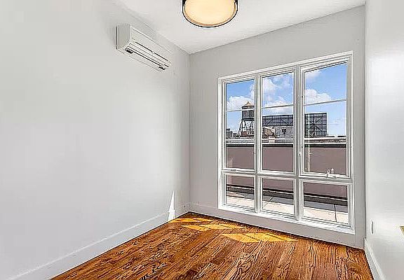 2nd image of 133 Brown Pl #204