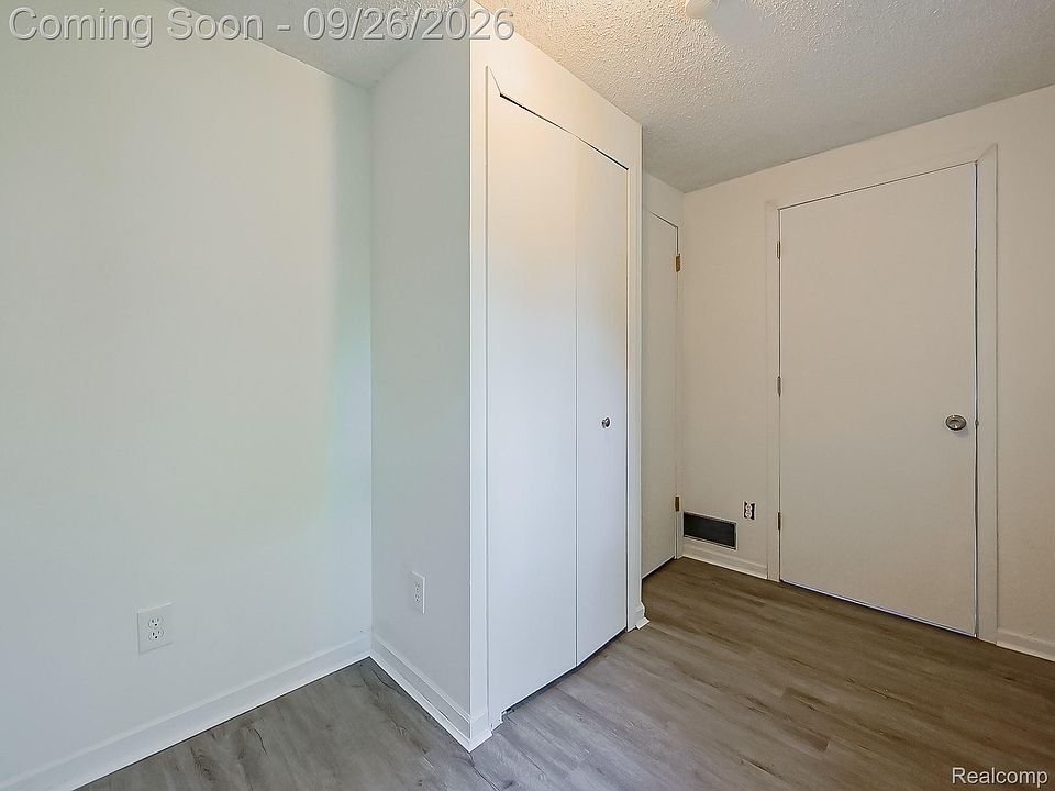 6995 Leytonstone Blvd, photo 18