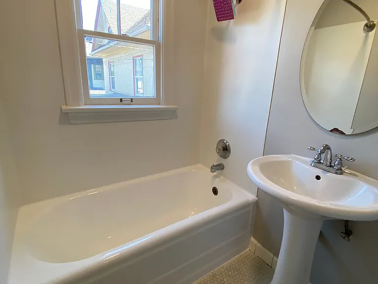3334 SE Hawthorne Blvd #301 — Photo 9