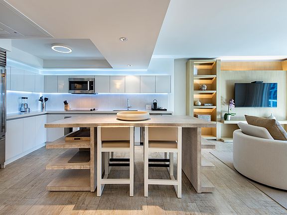 5th image of 102 24th St APT 1410