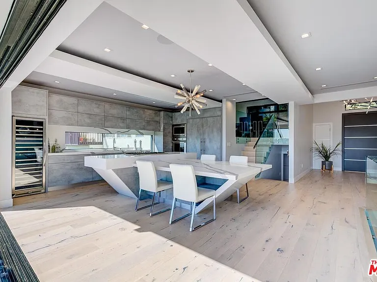 8401 Wyndham Rd — Photo 24