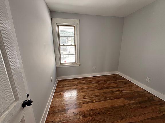 5th image of 112-114 E 33rd St #2
