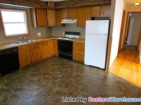 5th image of 216 Pullman Ave