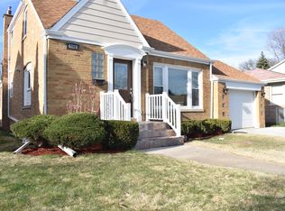 8651 Harms Rd, Skokie, IL 60077