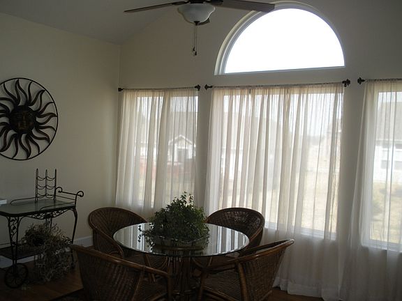 5th image of 1059 McKinney Ln