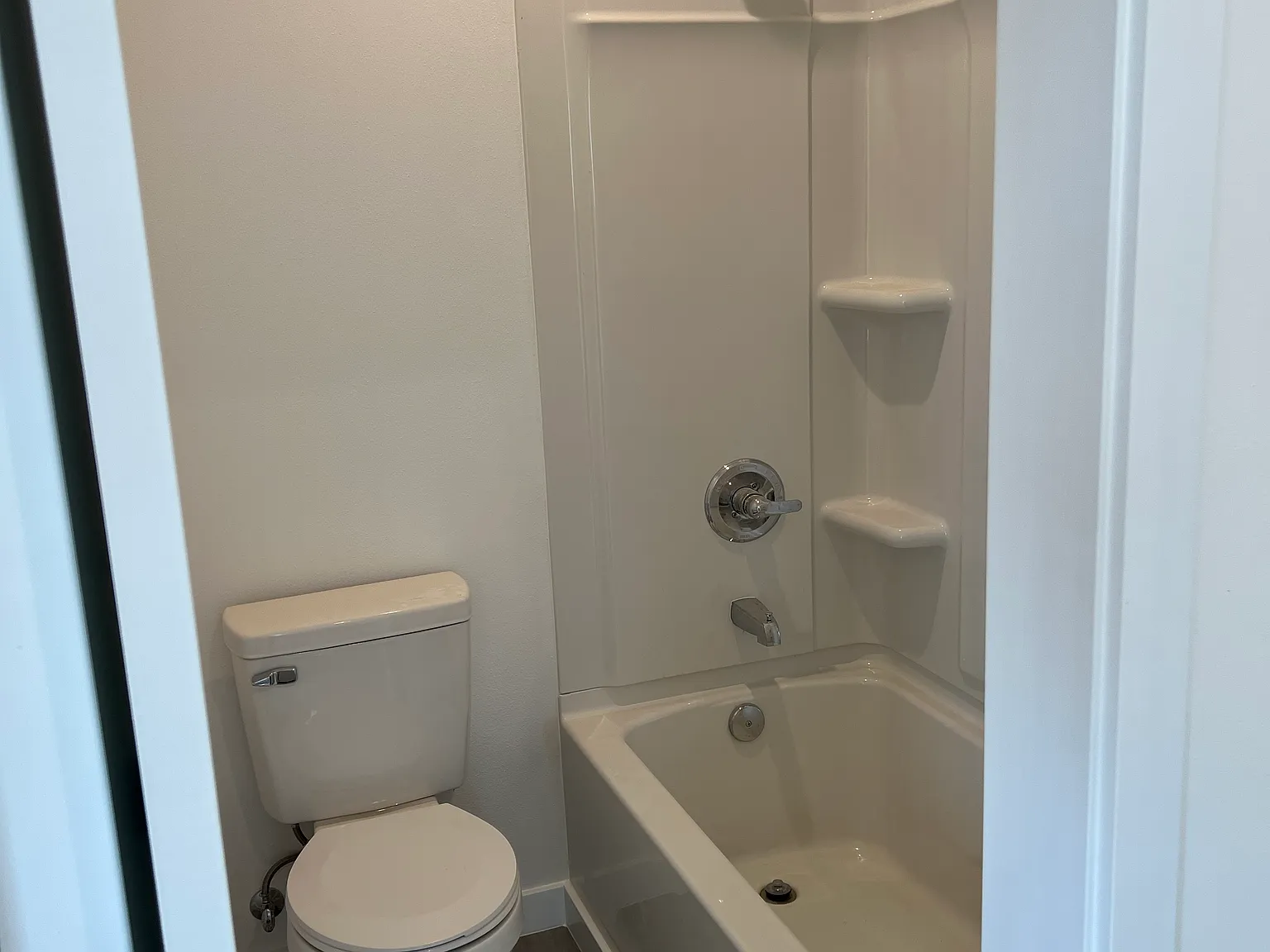 Studio, 400 sqft, $1,395 — Photo 4
