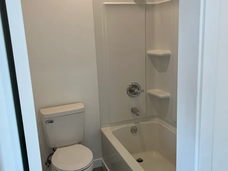 1027 Sturgus Ave S #5-2 — Photo 4