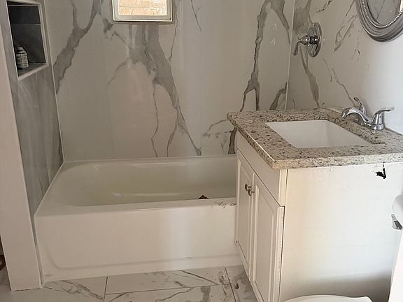 5th image of 3626 W Dickens Ave Unit 1