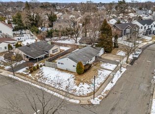 1 Virginia Rd, Syosset, NY 11791