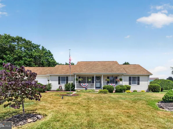 614 Fieldcrest Dr, Dover, DE 19904