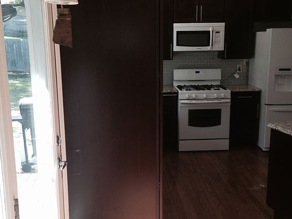 4th image of 11830 Jonesdale Ct