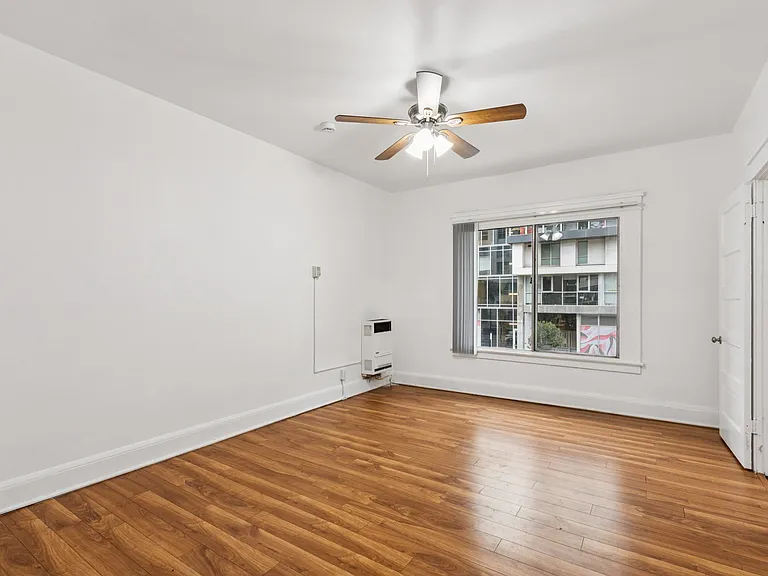 1220 S. Olive St. — Photo 22
