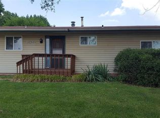 7022 SW Crestwood Dr, Topeka, KS 66619