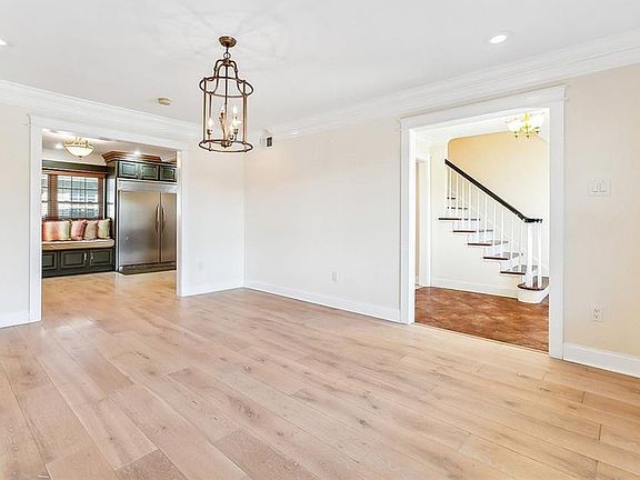 3rd image of 11021 Willowbrae Dr