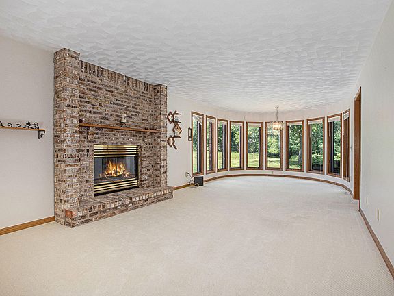 4th image of 10116 E G Ave