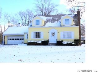 37 Ridgemont Dr, Rochester, NY 14626