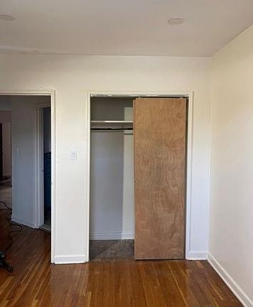 3rd image of 921 E 86th St Floor 1