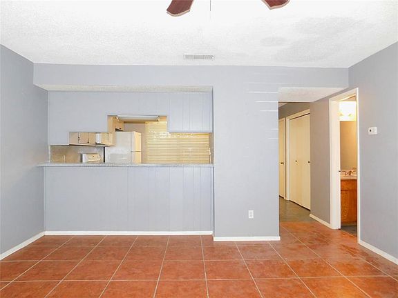 3rd image of 1263 Dallas Dr