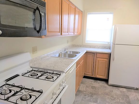 4th image of 21 E 18th Ave APT C