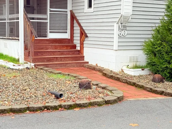 222 Ollis Rd Unit 60, Cave Junction, OR 97523