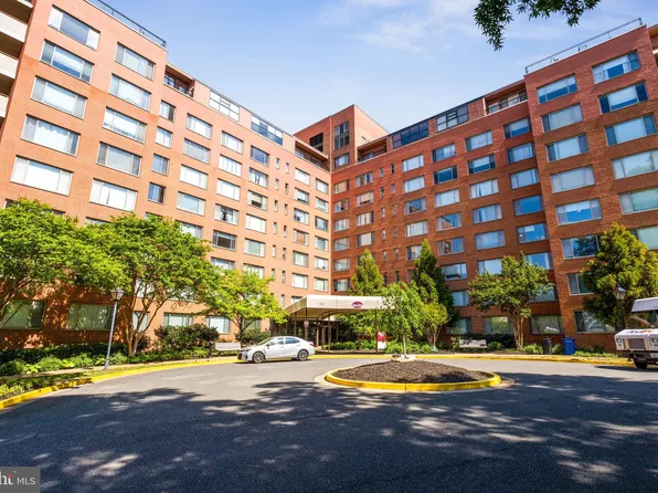 1111 Arlington Blvd APT 620, Arlington, VA 22209