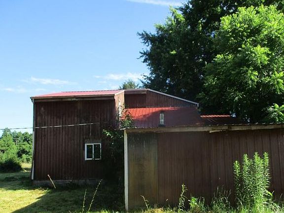 3rd image of 9751 Private Road 975 N