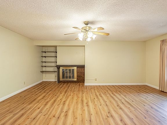 4th image of 42865 15th St W Unit 3