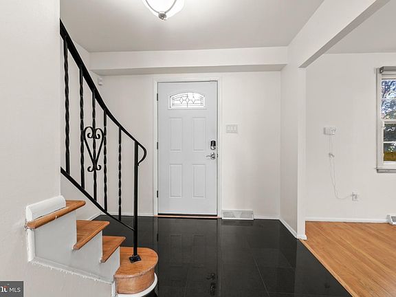 3rd image of 6 Stonebridge Rd