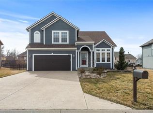 840 River Falls Rd, Edwardsville, KS 66111