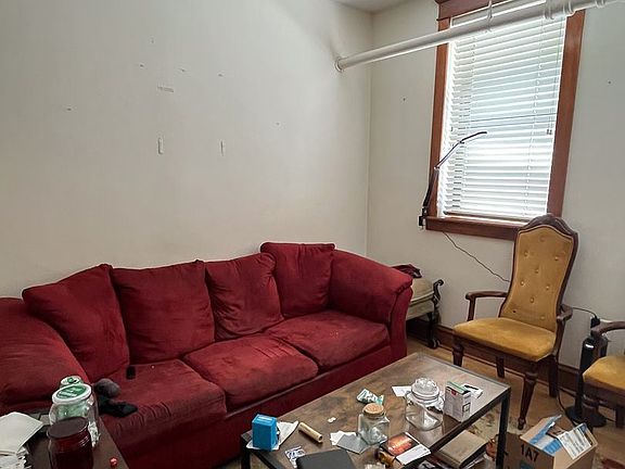 4th image of 4900 N Magnolia Ave #G