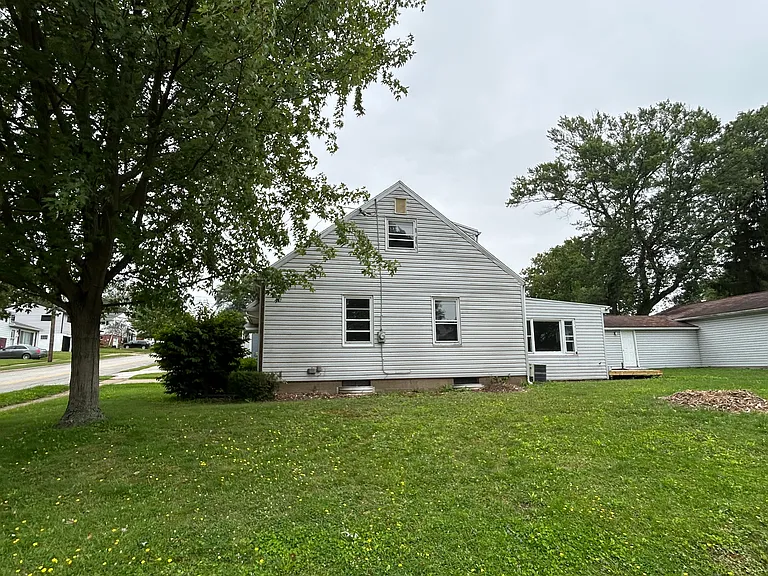 4104 Burton Ave — Photo 23