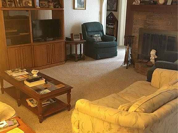 3rd image of 3109 Primrose Dr